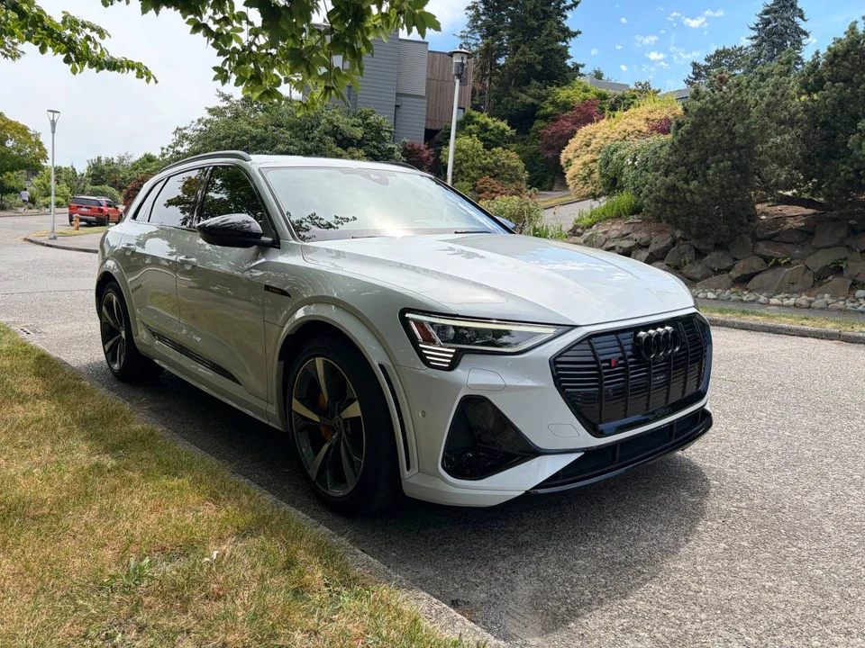 2022 Audi e-tron - Image 3 of 17