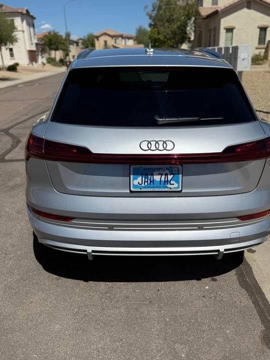 2022 Audi e-tron - Image 3 of 8