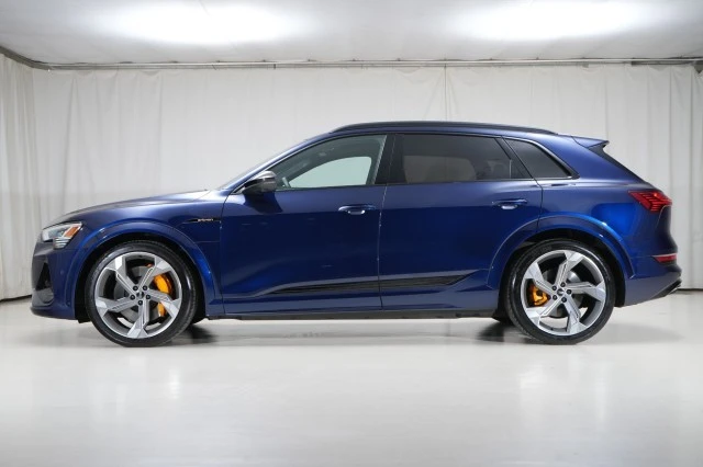 2022 Audi e-tron GT - Image 4 of 21