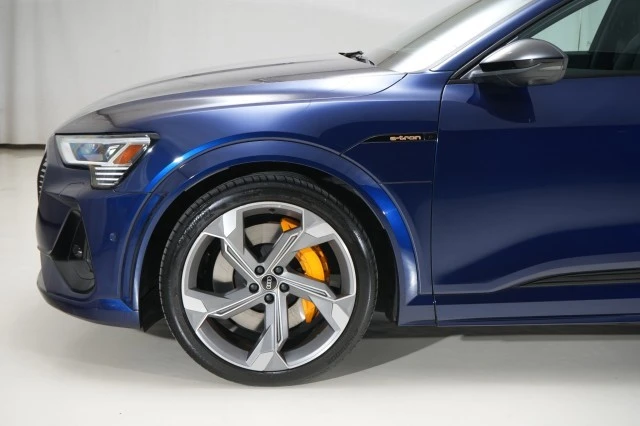 2022 Audi e-tron GT - Image 5 of 21