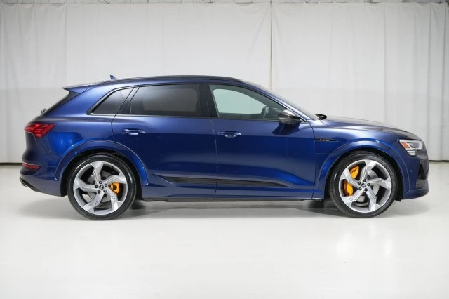 2022 Audi e-tron GT - Image 19 of 21