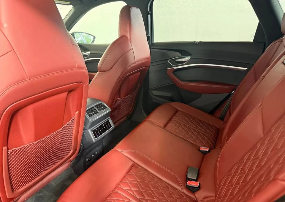 2022 Audi e-tron - Image 10 of 11