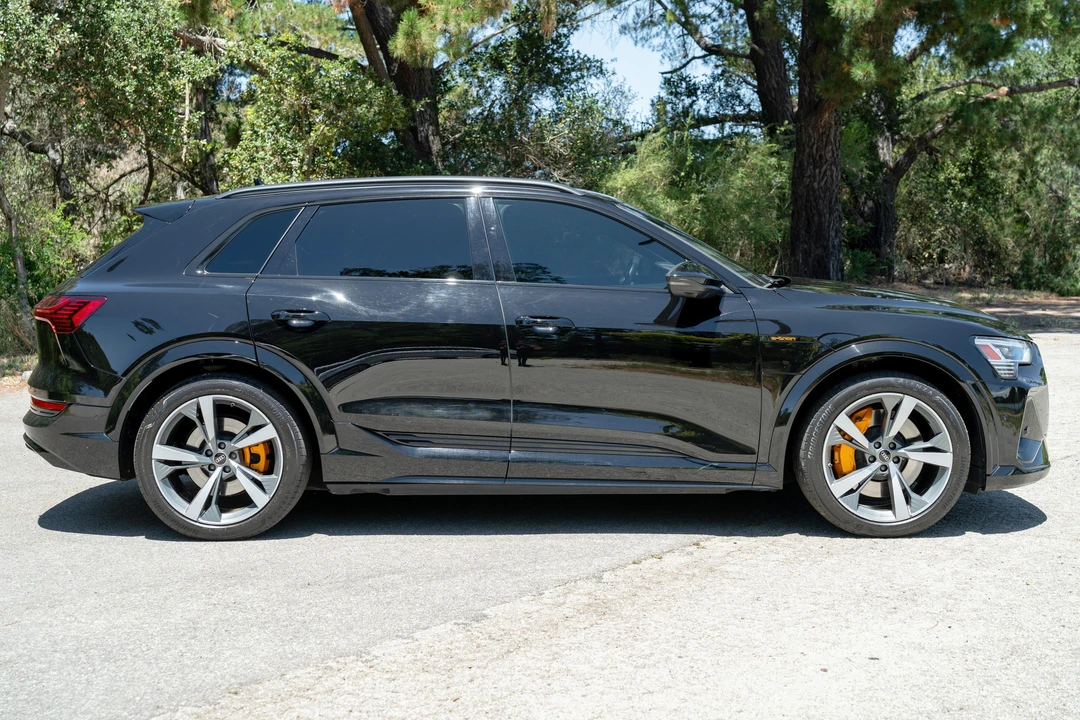 2022 Audi e-tron - Image 3 of 31