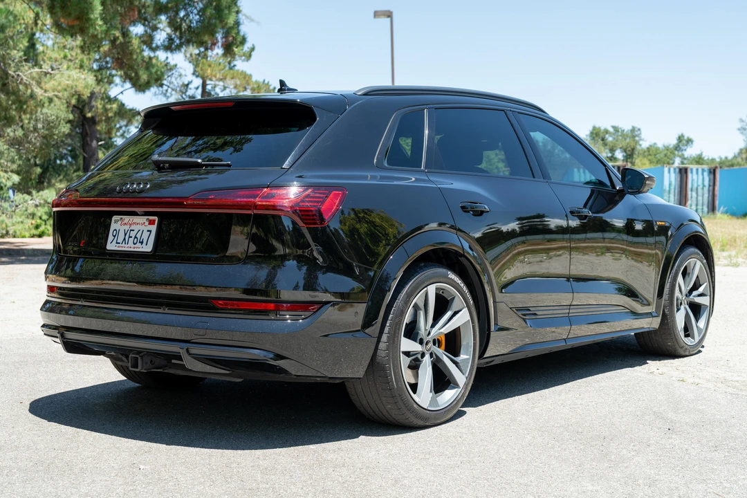 2022 Audi e-tron - Image 8 of 31