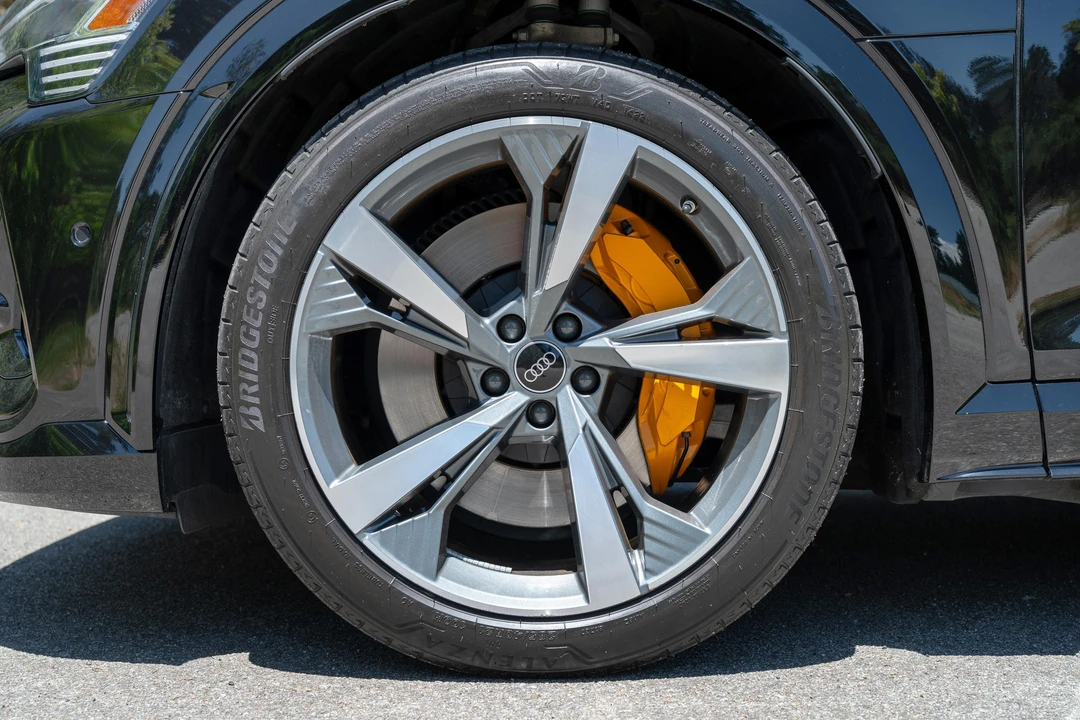 2022 Audi e-tron - Image 26 of 31