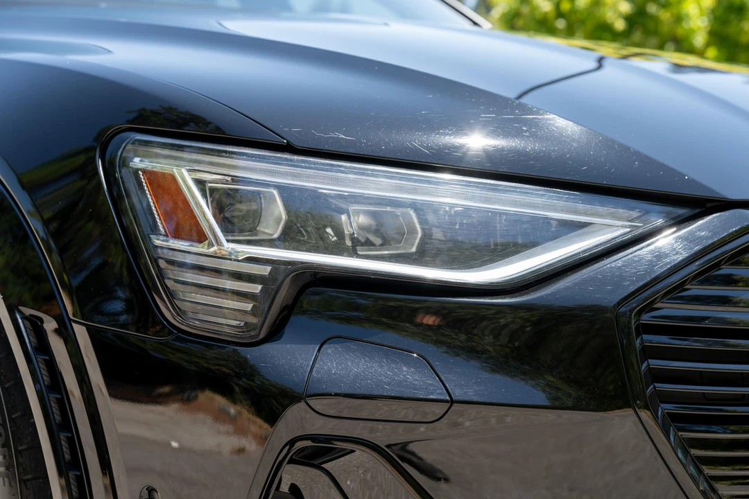 2022 Audi e-tron - Image 10 of 31