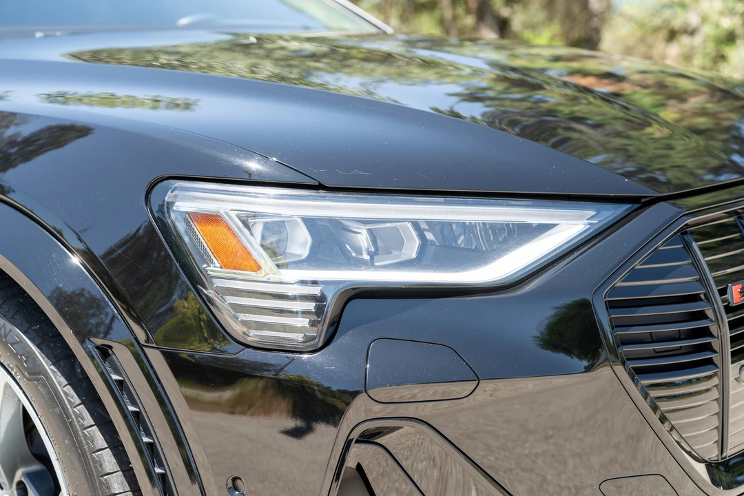 2022 Audi e-tron - Image 12 of 31
