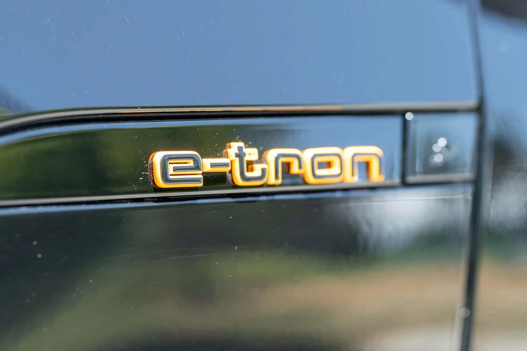 2022 Audi e-tron - Image 25 of 31