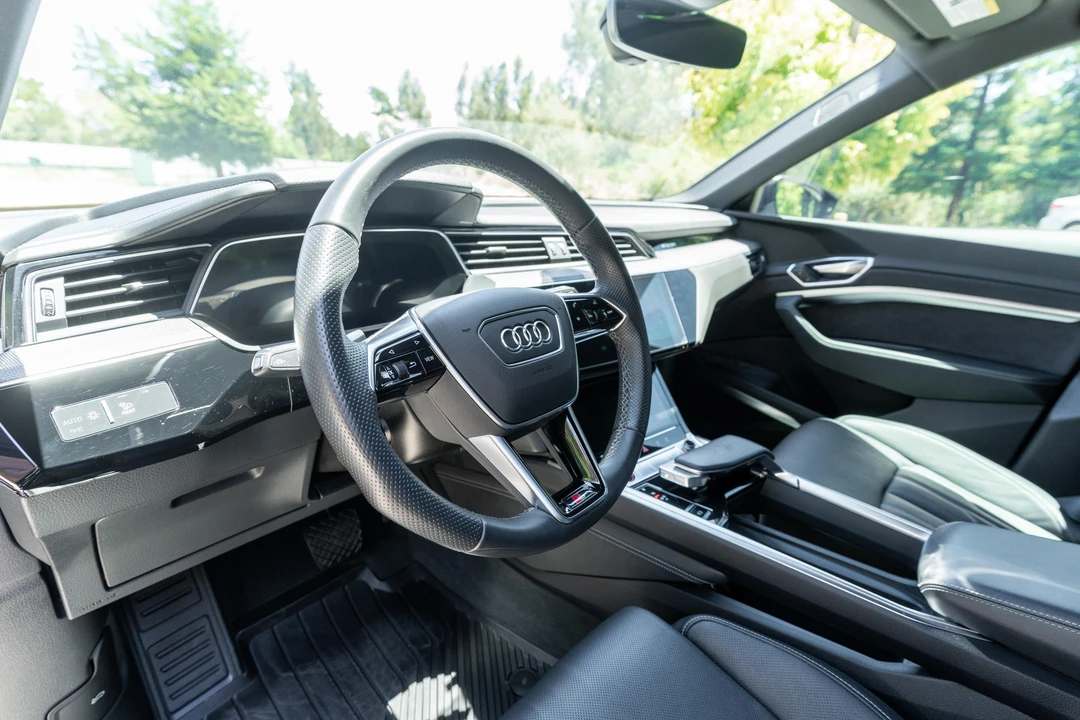 2022 Audi e-tron - Image 30 of 31