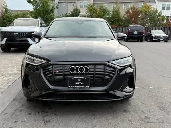 2022 Audi e-tron - Image 3 of 8