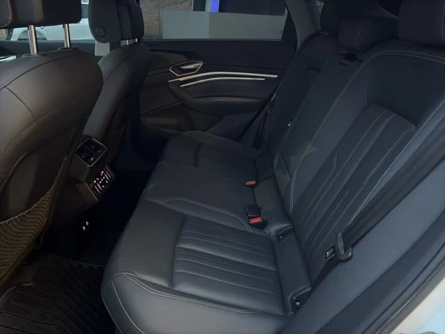 2022 Audi e-tron - Image 16 of 21
