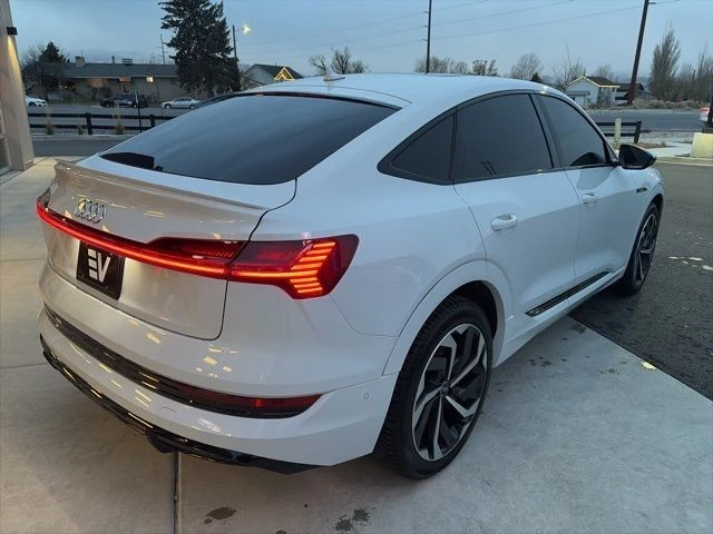 2022 Audi e-tron - Image 8 of 21