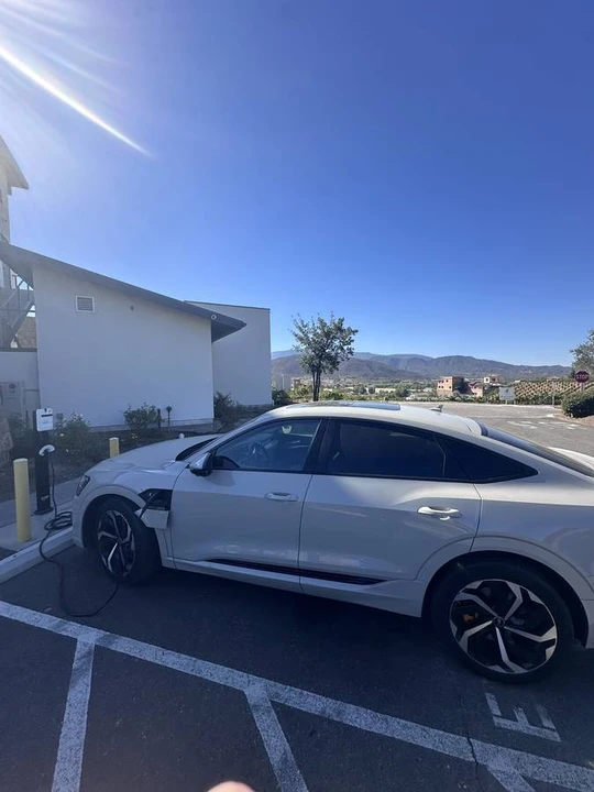 2022 Audi e-tron - Image 3 of 3