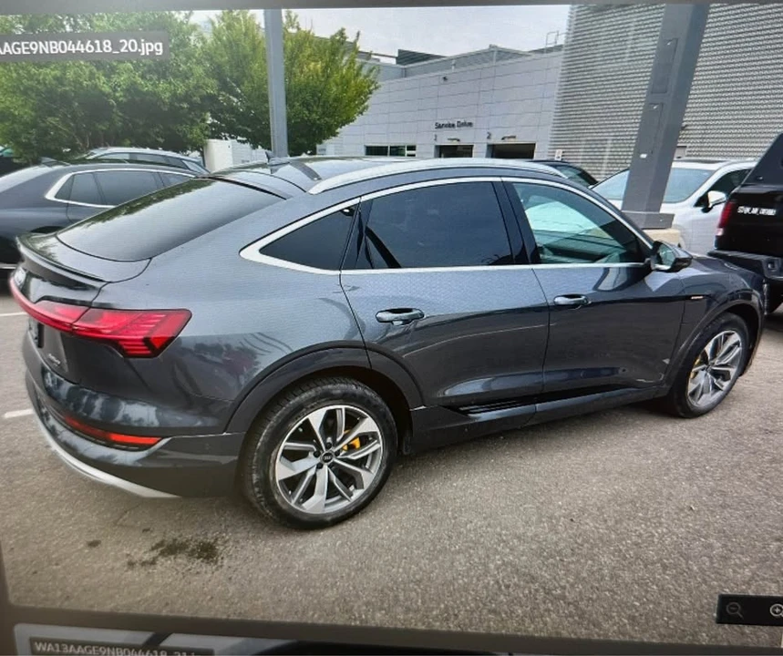 2022 Audi e-tron - Image 4 of 6