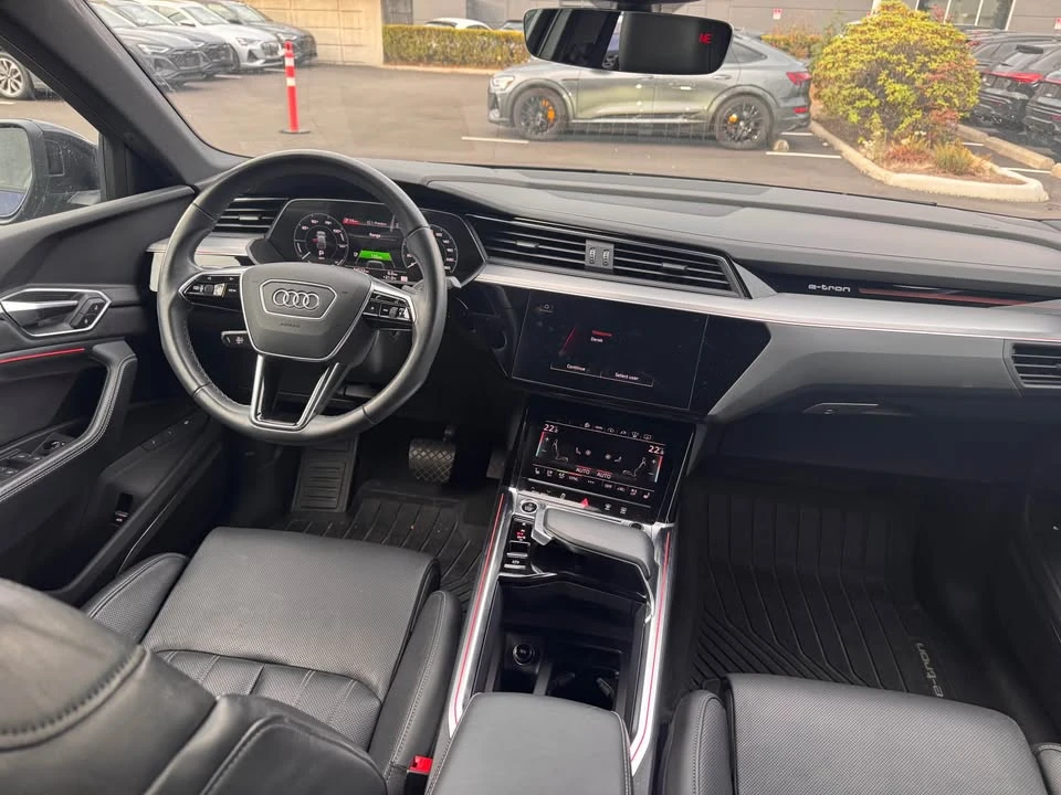 2022 Audi e-tron - Image 10 of 12