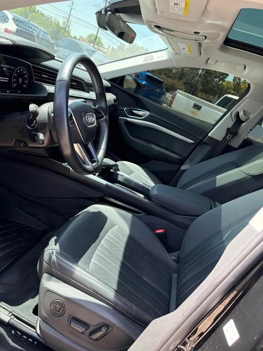 2022 Audi e-tron - Image 3 of 11