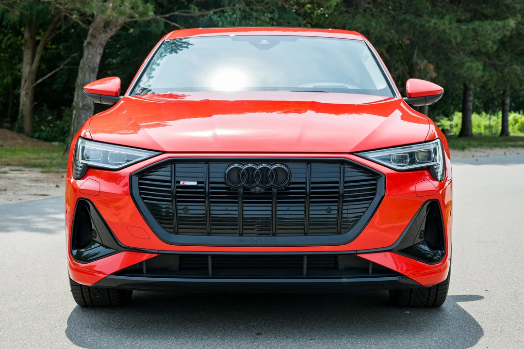 2022 Audi e-tron - Image 2 of 31