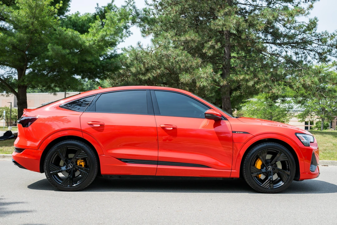 2022 Audi e-tron - Image 6 of 31