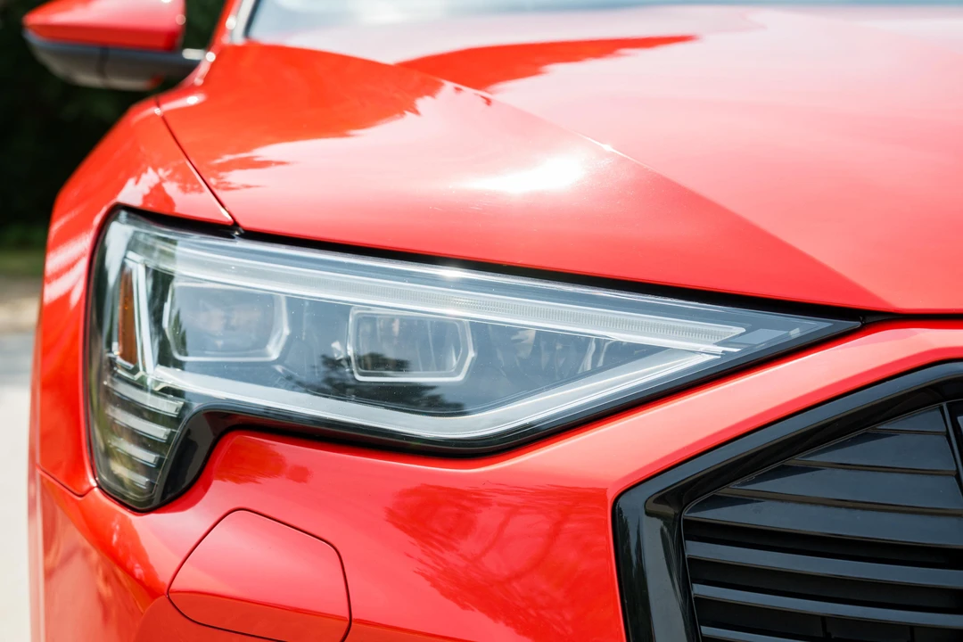 2022 Audi e-tron - Image 10 of 31