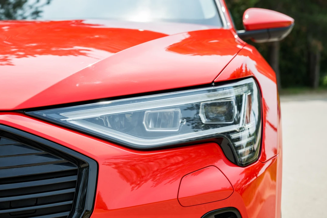 2022 Audi e-tron - Image 11 of 31