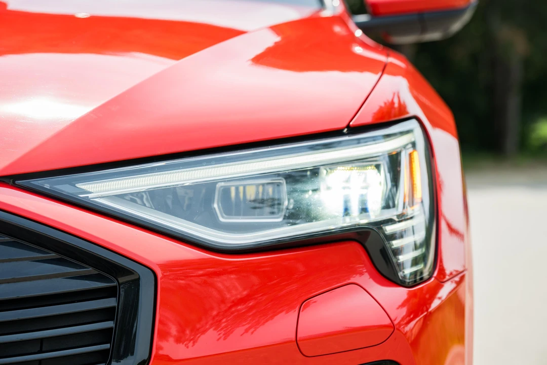 2022 Audi e-tron - Image 13 of 31