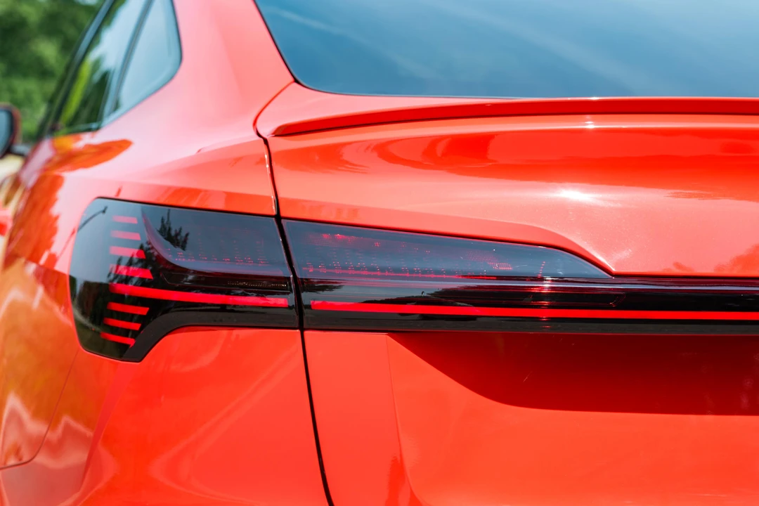 2022 Audi e-tron - Image 15 of 31