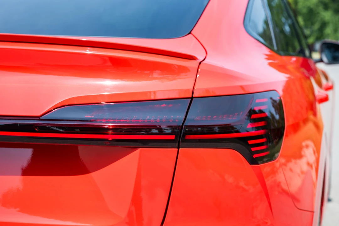 2022 Audi e-tron - Image 16 of 31