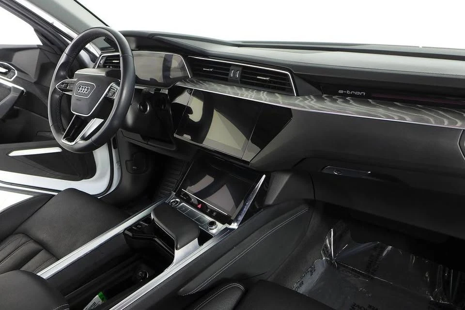 2022 Audi e-tron - Image 12 of 20