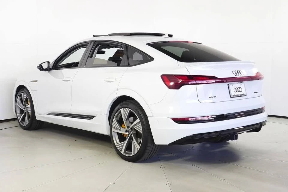 2022 Audi e-tron - Image 8 of 20