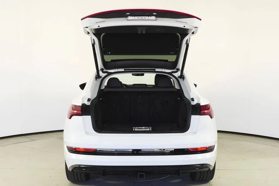 2022 Audi e-tron - Image 10 of 20