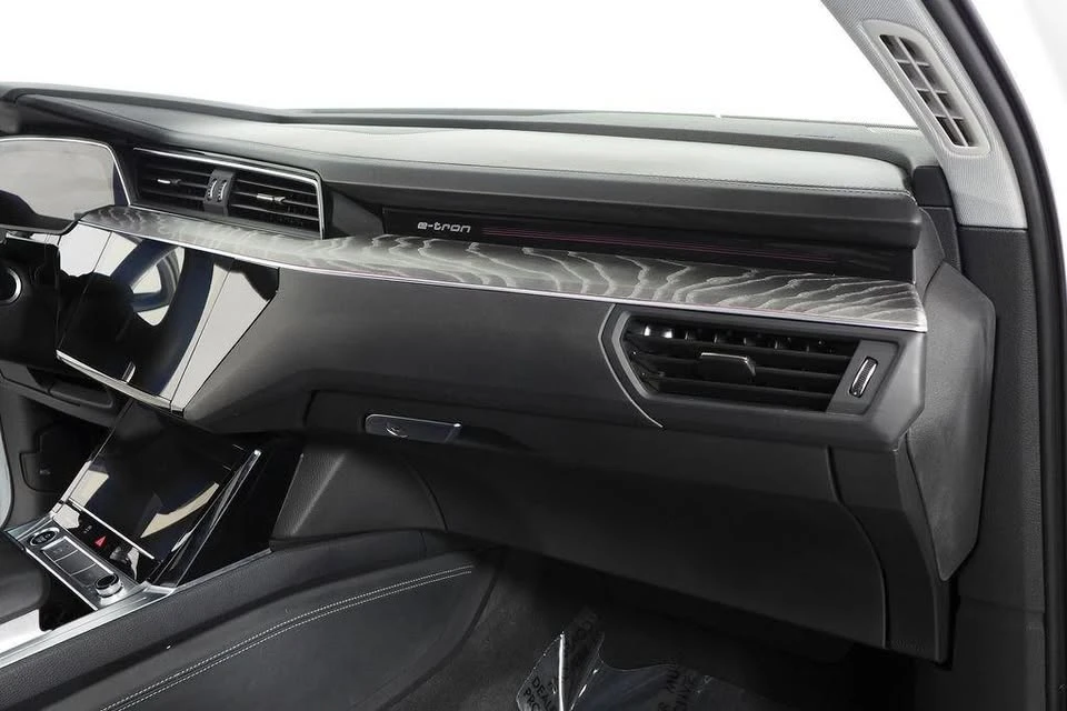 2022 Audi e-tron - Image 13 of 20
