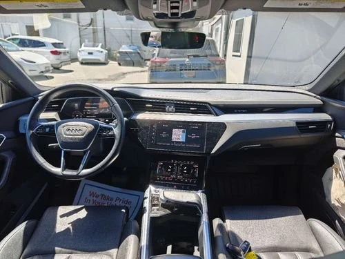 2022 Audi e-tron - Image 13 of 13