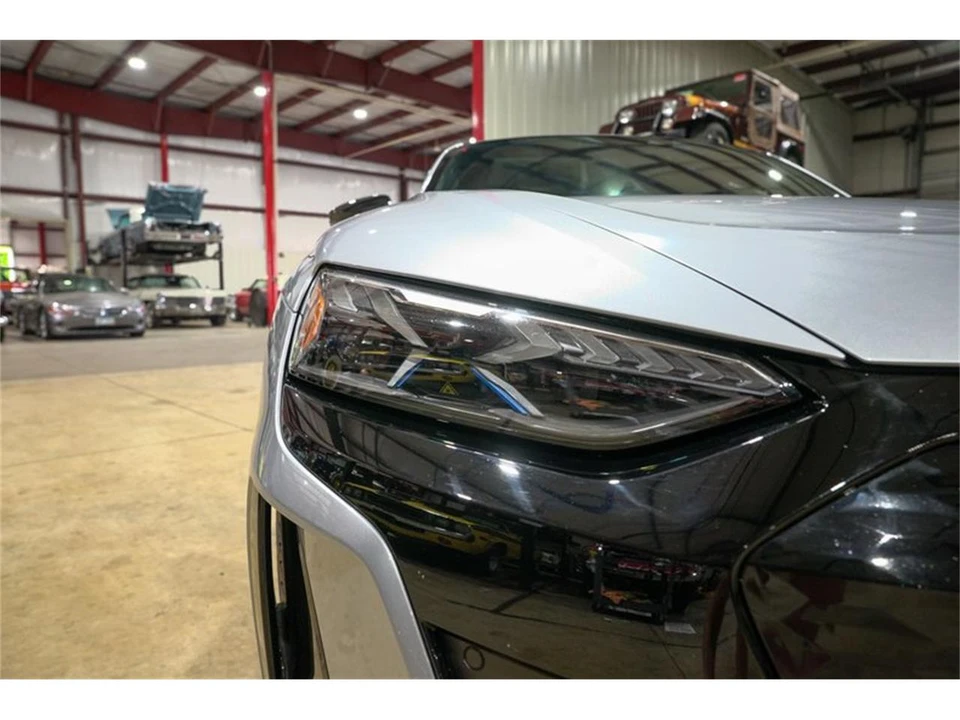 2022 Audi e-tron - Image 26 of 31