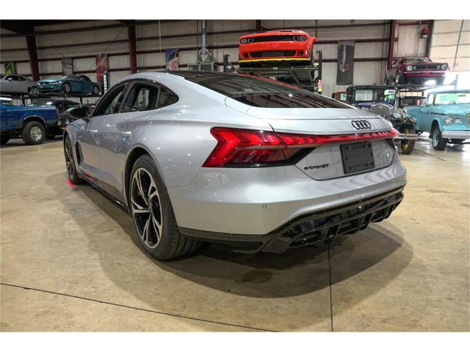 2022 Audi e-tron - Image 6 of 31