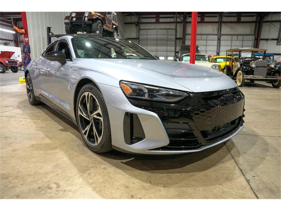 2022 Audi e-tron - Image 12 of 31