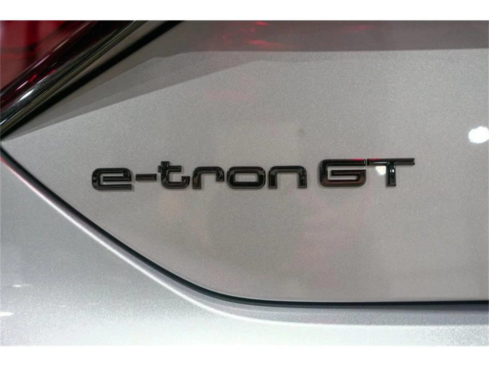 2022 Audi e-tron - Image 22 of 31