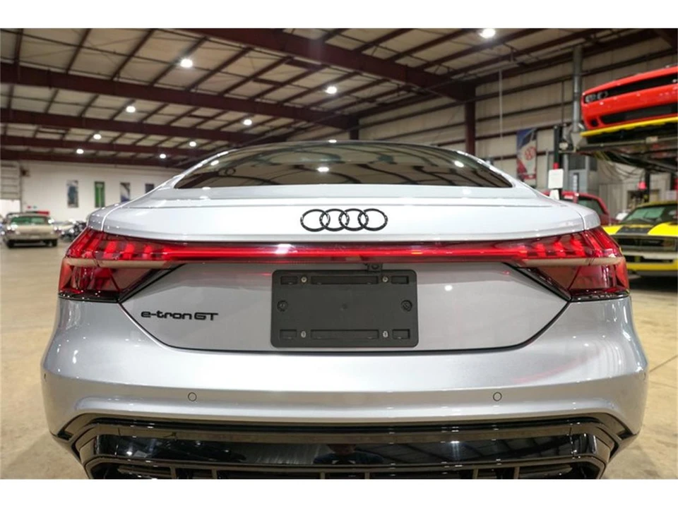 2022 Audi e-tron - Image 29 of 31