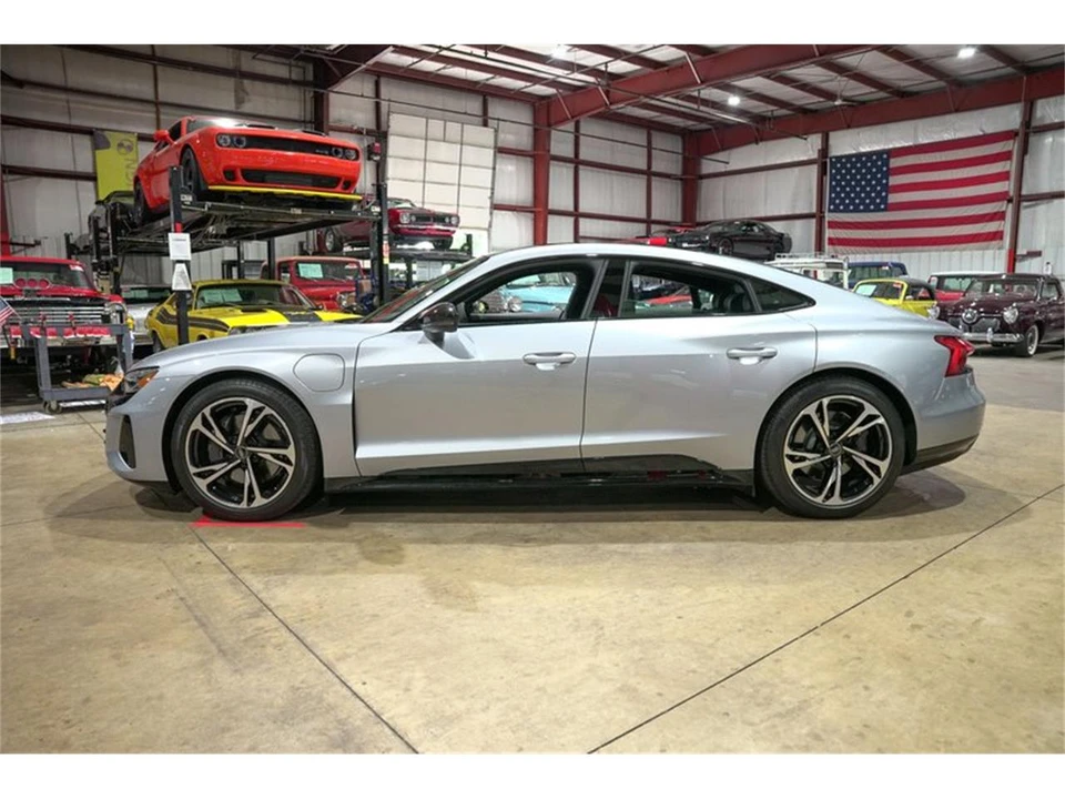 2022 Audi e-tron - Image 4 of 31