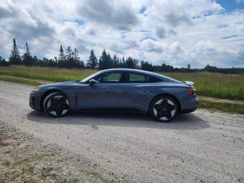 2022 Audi e-tron GT - Image 4 of 8