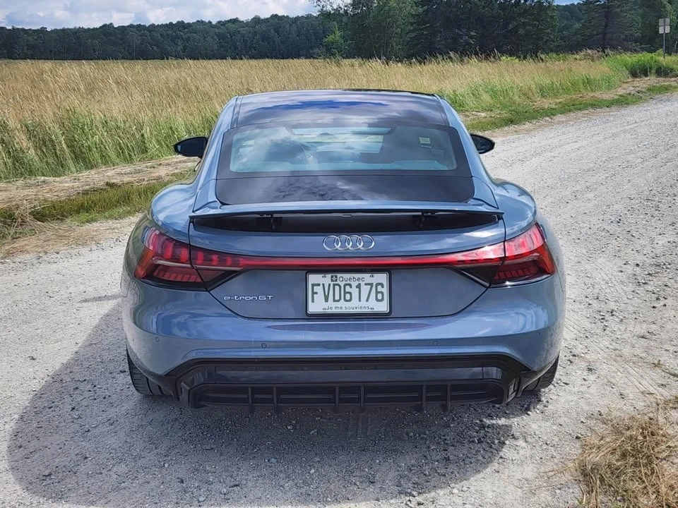 2022 Audi e-tron GT - Image 3 of 8