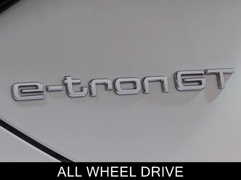 2022 Audi e-tron GT - Image 11 of 20