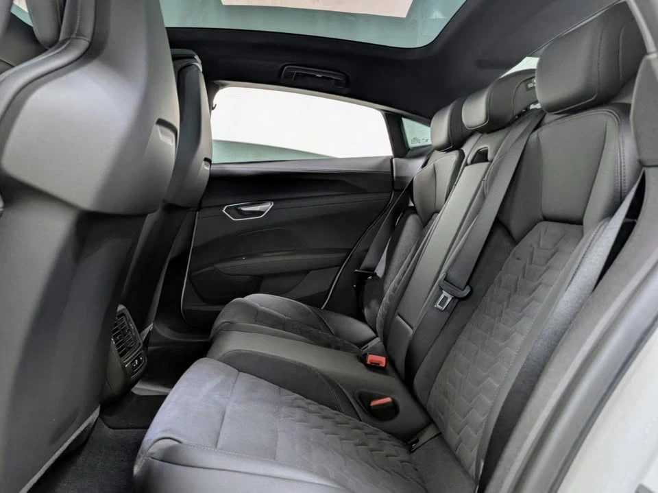 2022 Audi e-tron GT - Image 19 of 20
