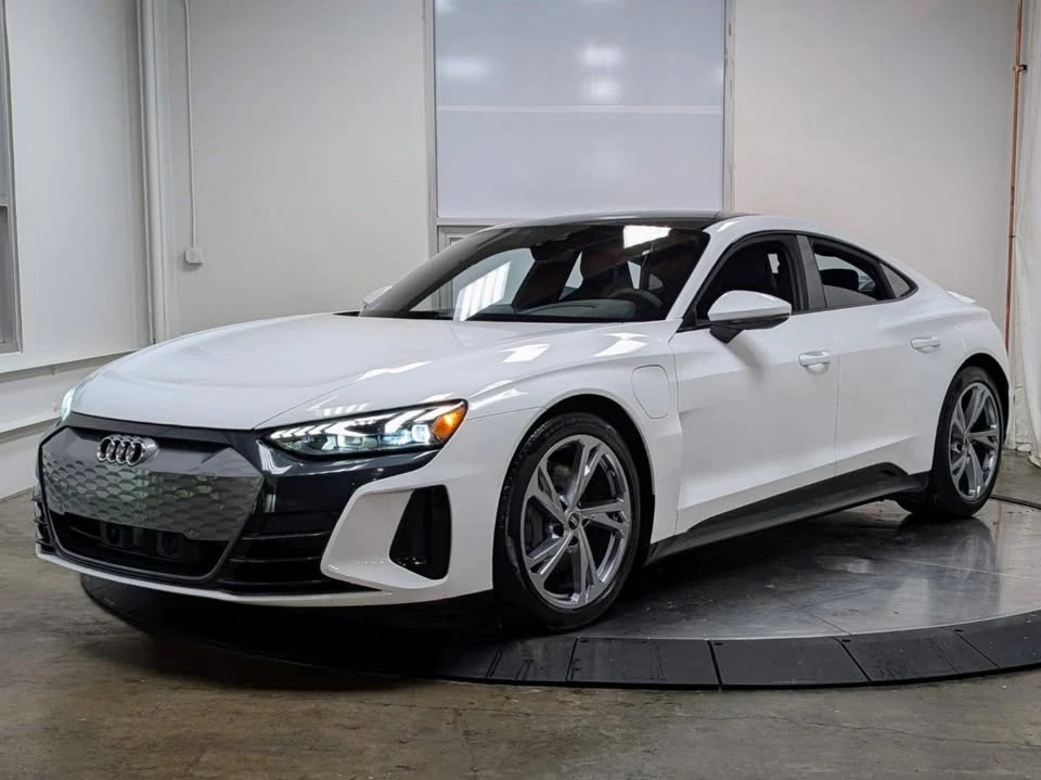 2022 Audi e-tron GT - Image 4 of 20