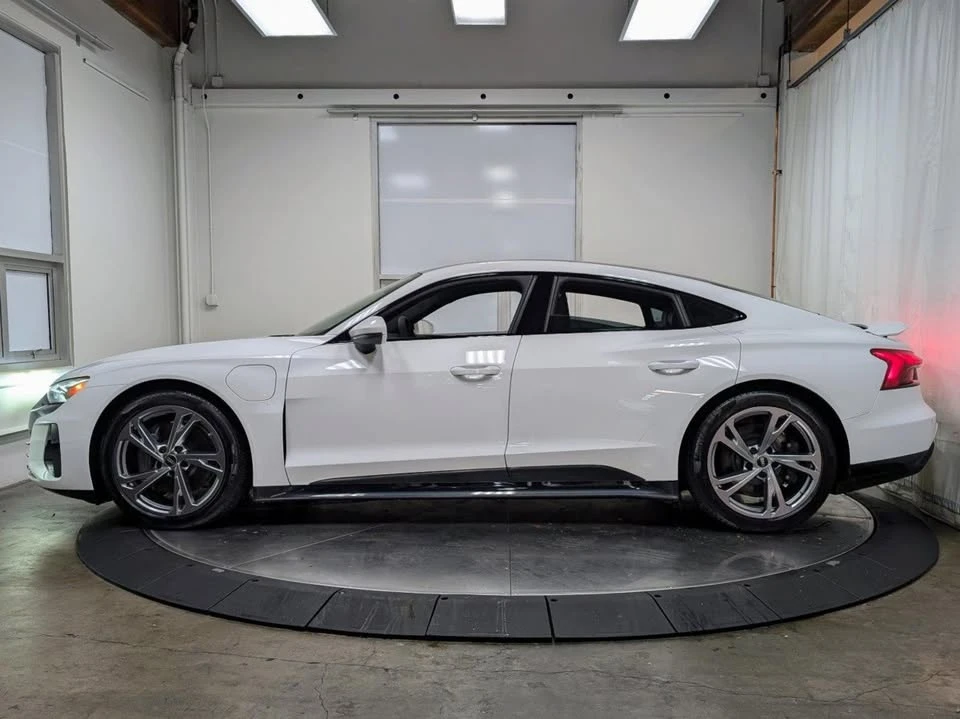 2022 Audi e-tron GT - Image 6 of 20