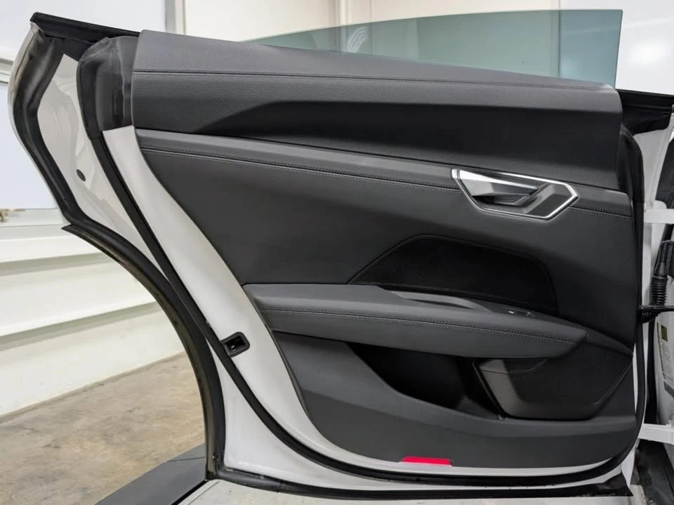 2022 Audi e-tron GT - Image 18 of 20