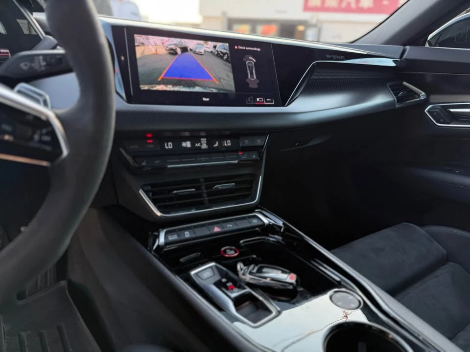 2022 Audi e-tron GT - Image 10 of 19