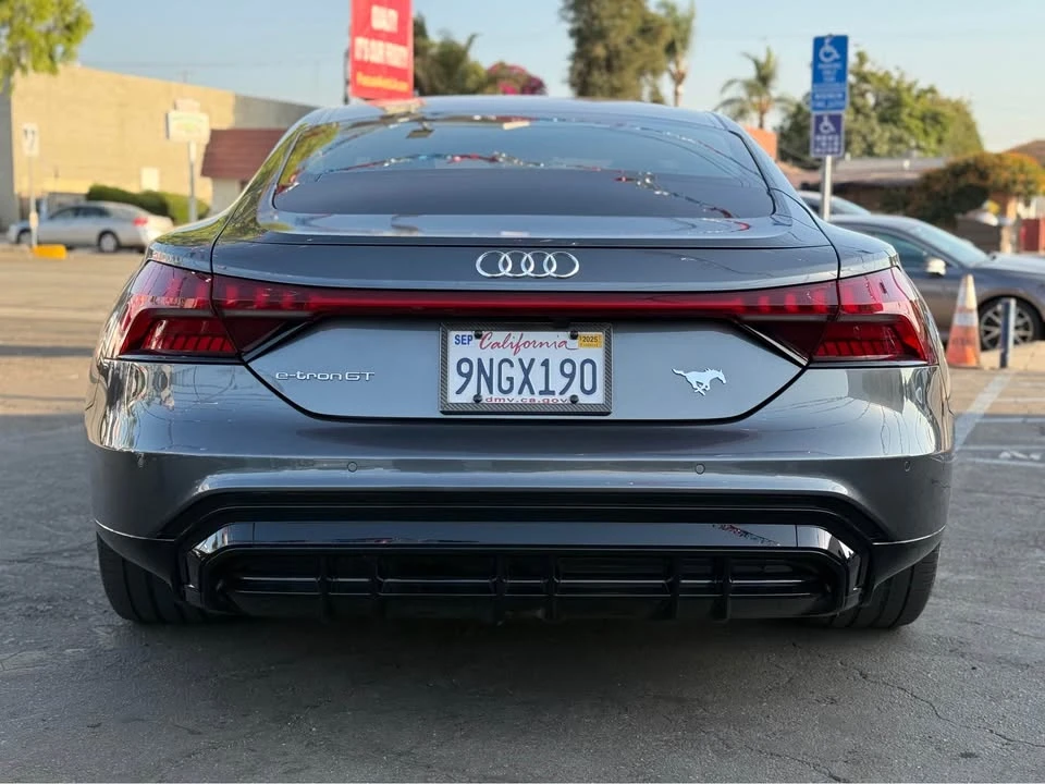2022 Audi e-tron GT - Image 5 of 19