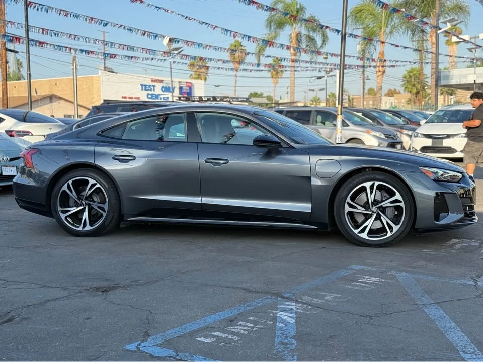 2022 Audi e-tron GT - Image 3 of 19