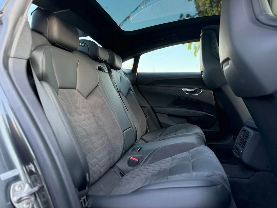 2022 Audi e-tron GT - Image 19 of 19