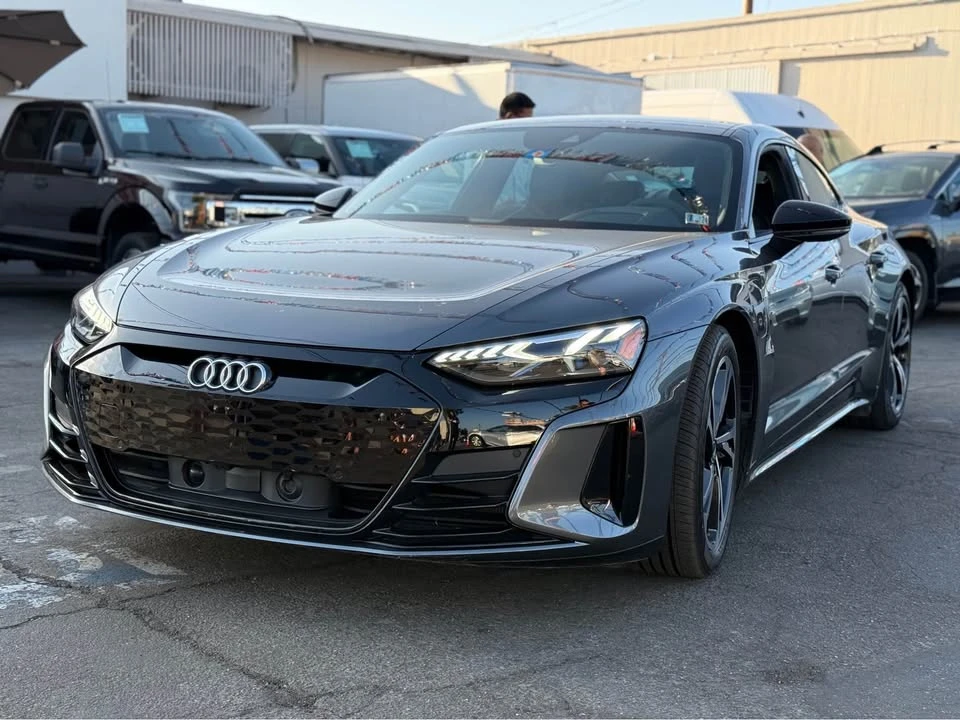 2022 Audi e-tron GT - Image 7 of 19